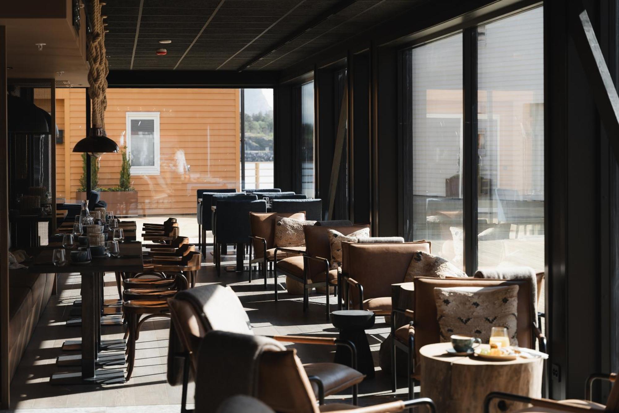 Henningsvaer Bryggehotell - By Classic Norway Hotels Exterior photo