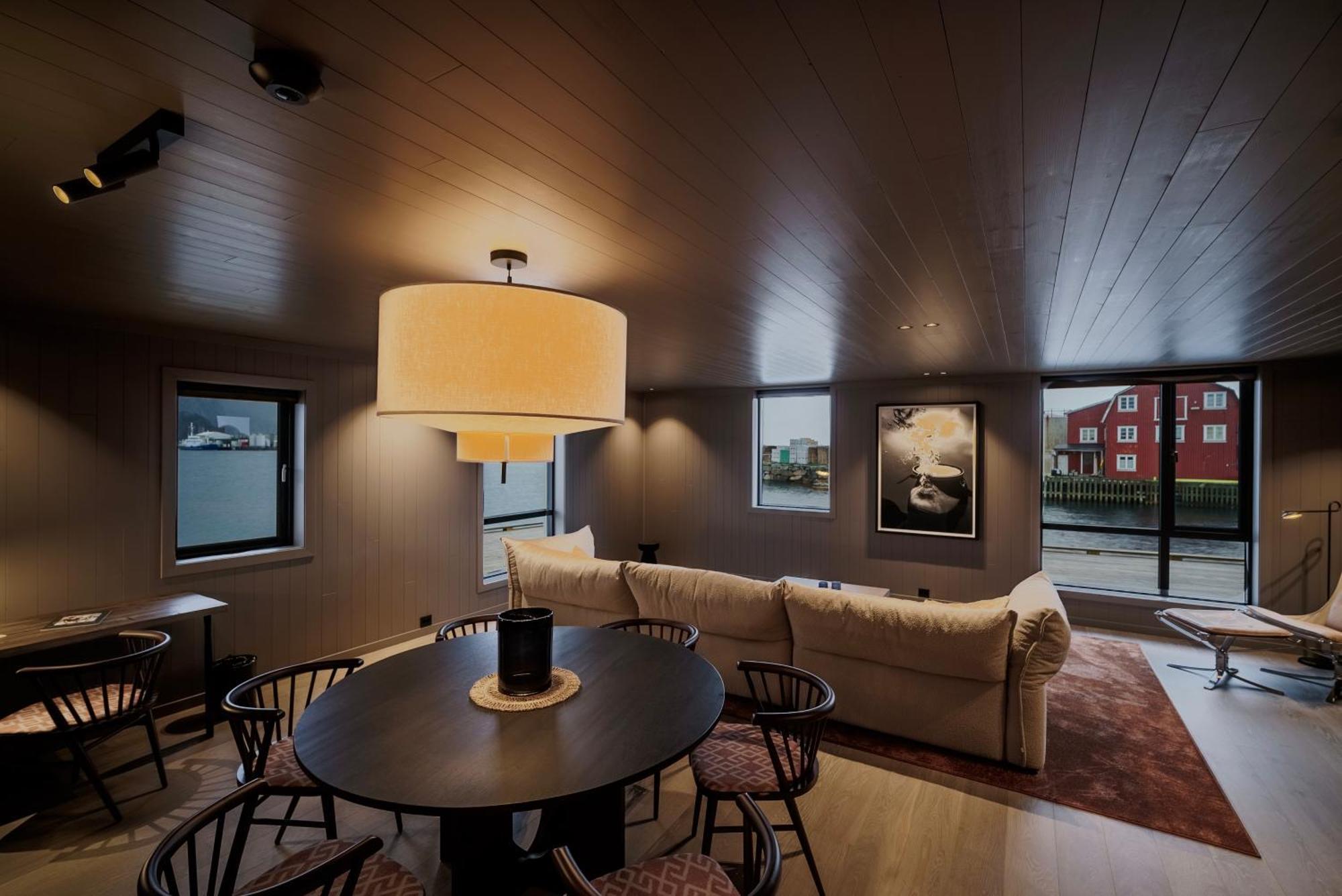 Henningsvaer Bryggehotell - By Classic Norway Hotels Exterior photo