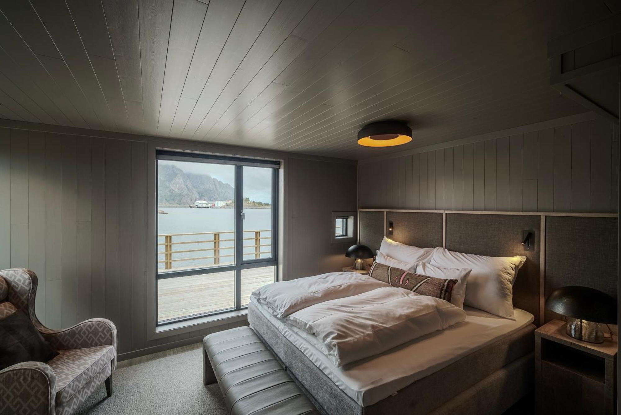 Henningsvaer Bryggehotell - By Classic Norway Hotels Exterior photo