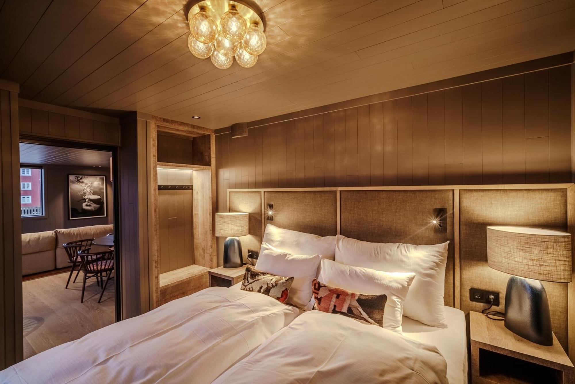 Henningsvaer Bryggehotell - By Classic Norway Hotels Exterior photo