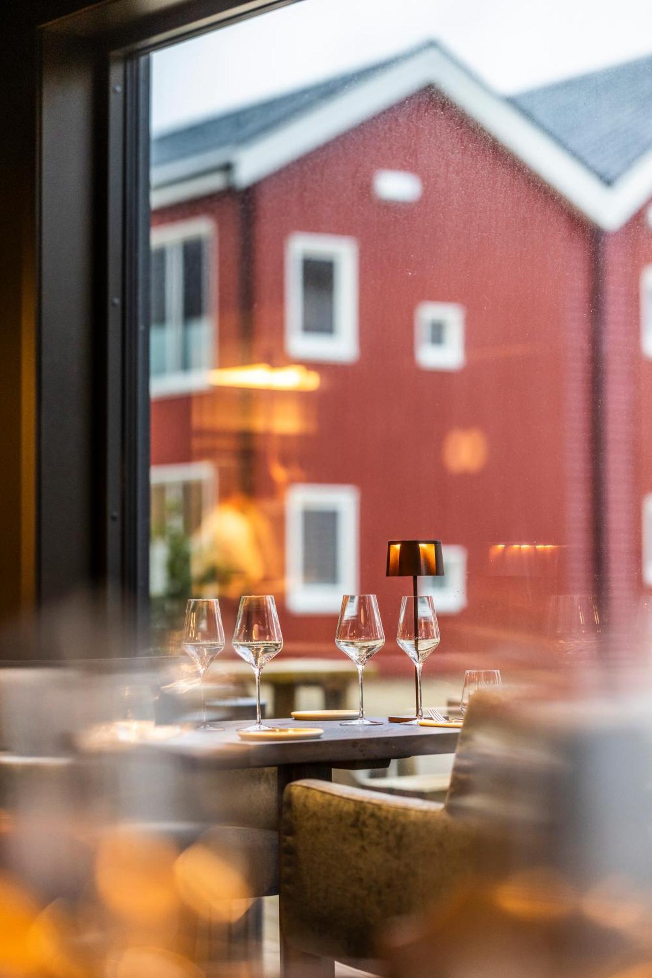 Henningsvaer Bryggehotell - By Classic Norway Hotels Exterior photo