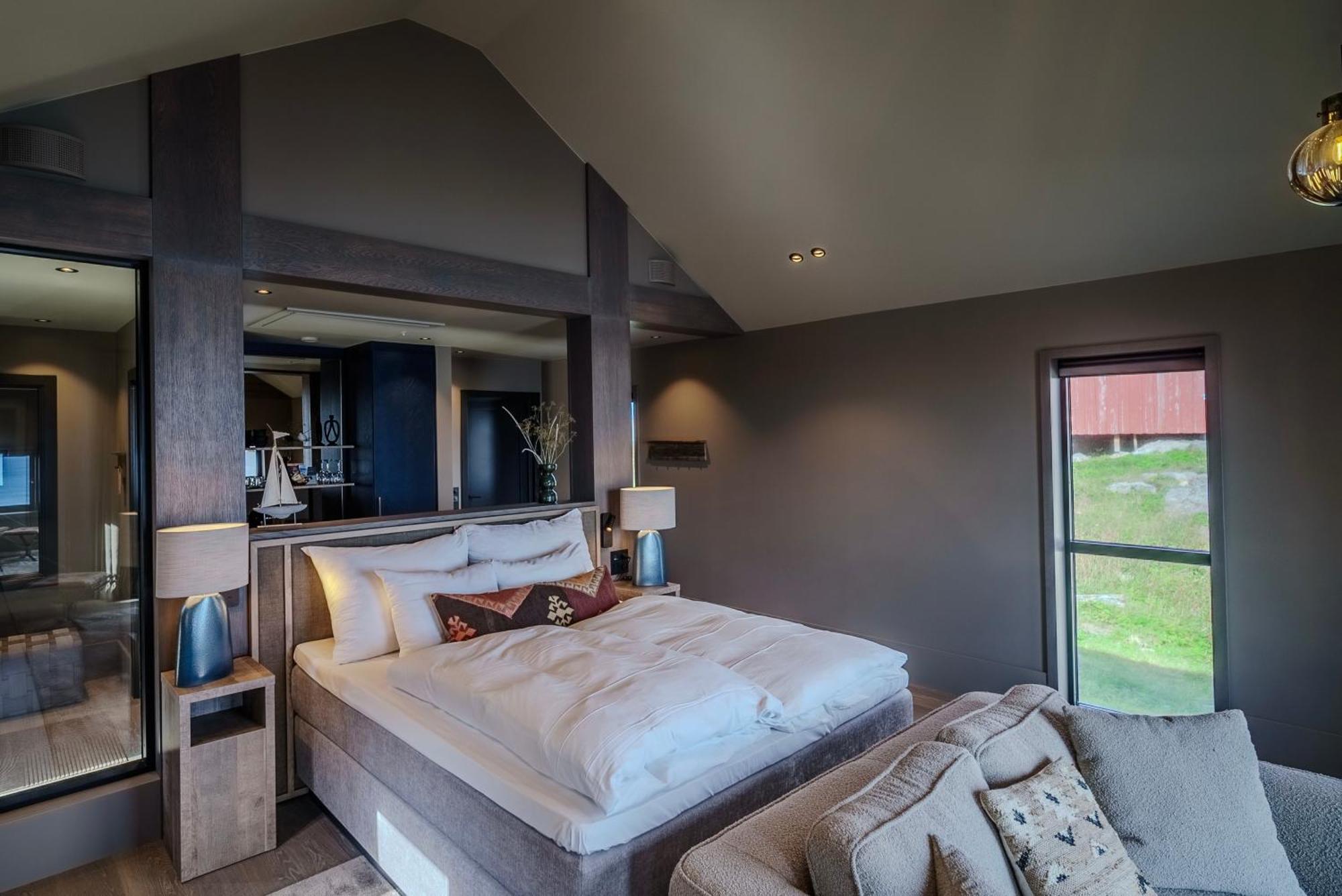Henningsvaer Bryggehotell - By Classic Norway Hotels Exterior photo