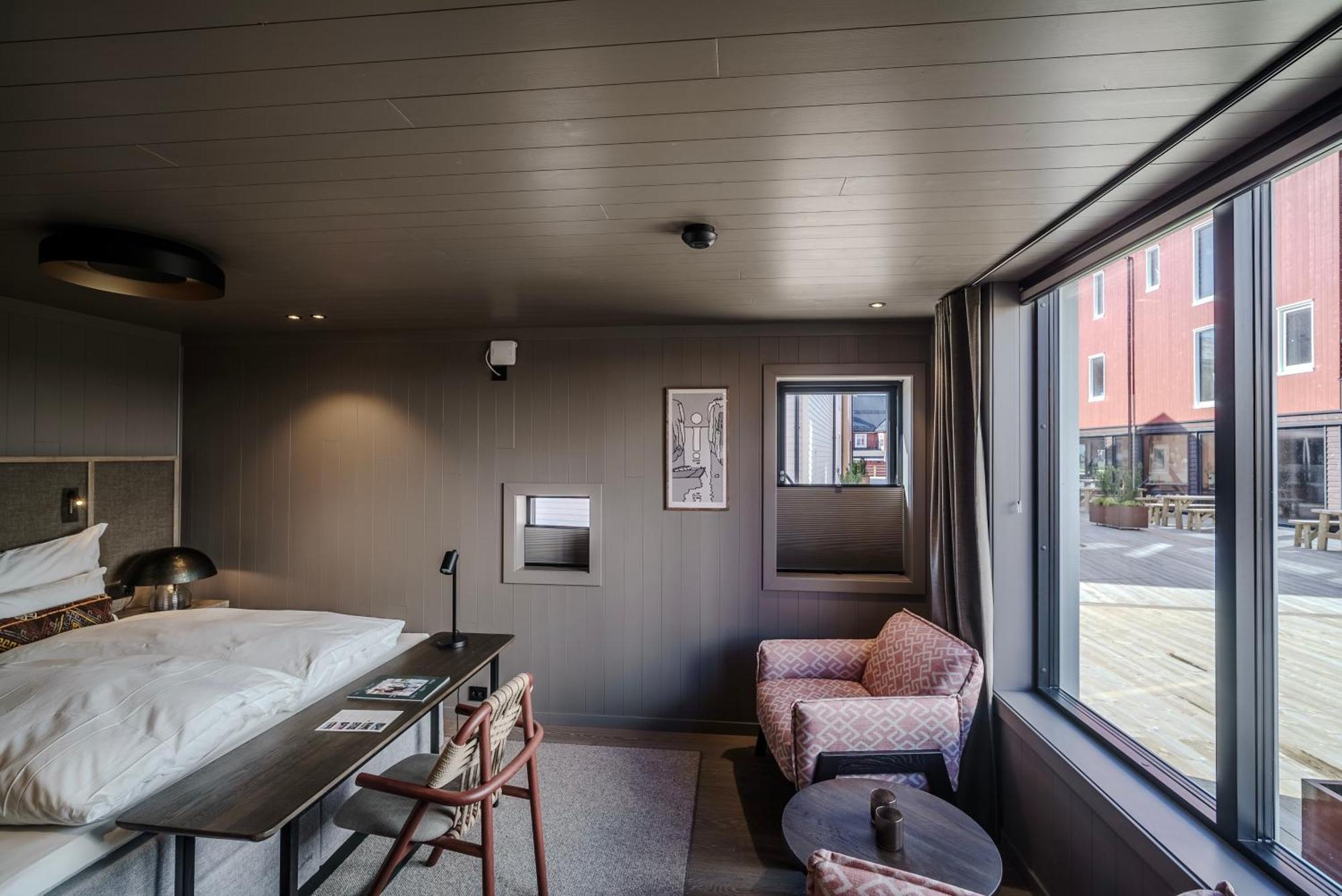 Henningsvaer Bryggehotell - By Classic Norway Hotels Exterior photo