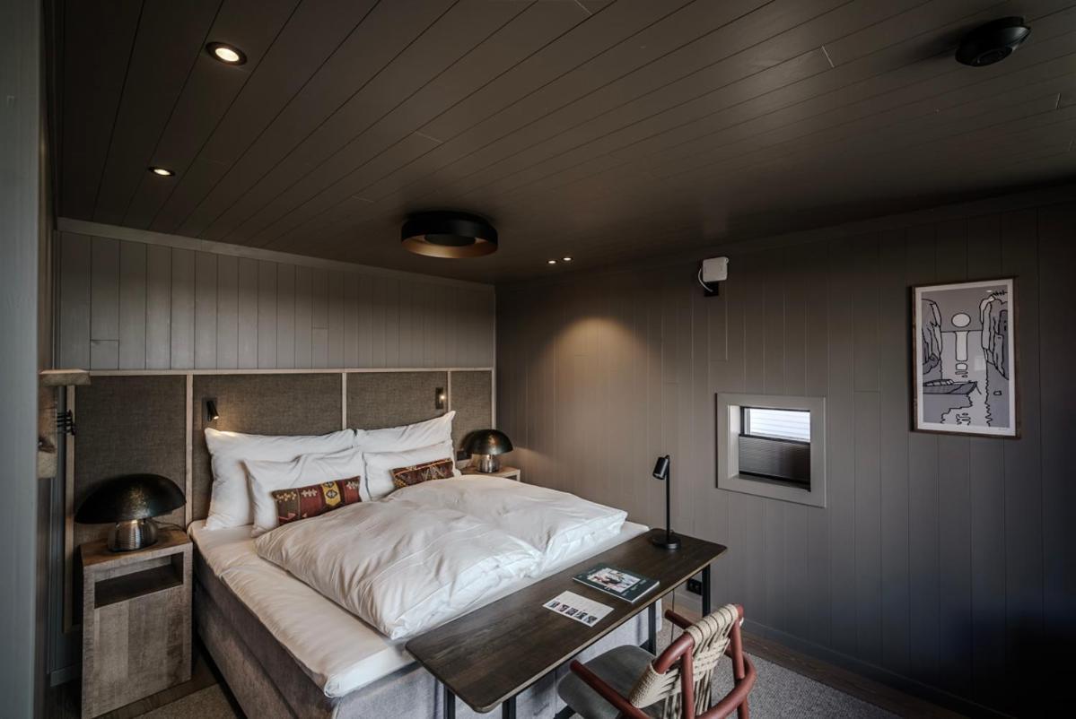 Henningsvaer Bryggehotell - By Classic Norway Hotels Exterior photo